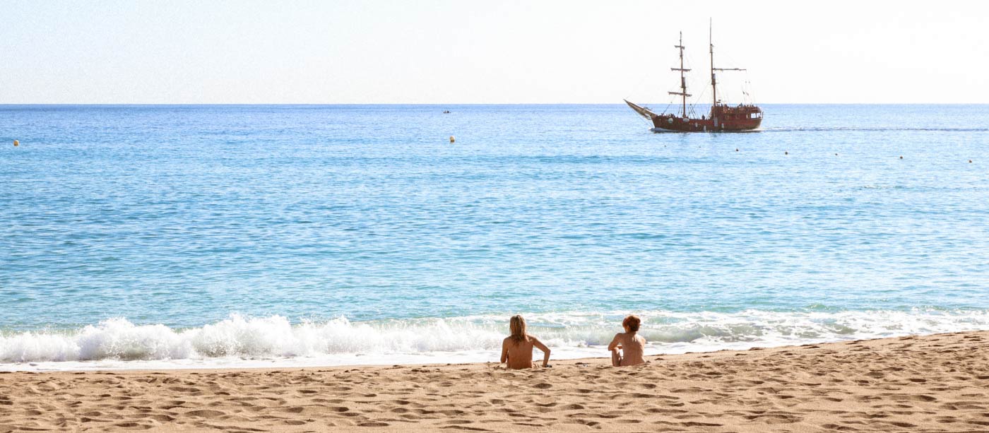 Free Beach Vacation Nude - Barcelona Nude Beaches - Sant Jordi Hostels